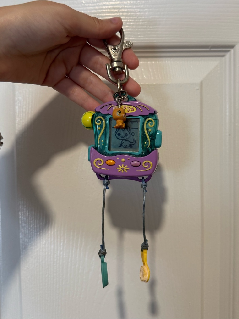 Littlest Pet Shop Handheld Cat Virtual Pet Digital LPS 2006 Hasbro Works